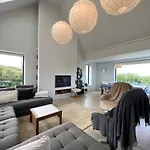 Semesterbostad Clogher View - Scenic *